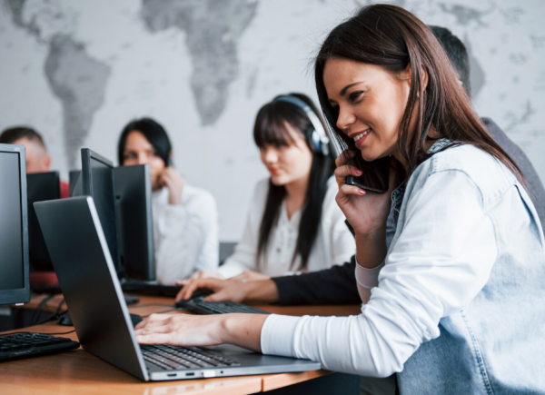 Organização de Atendimentos e Operadores: Como o Chat Sinai Estrutura sua Operação